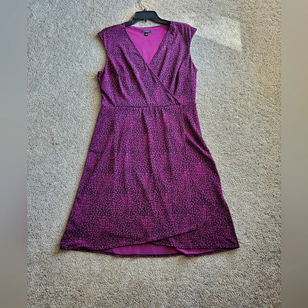 Ann Taylor Sleeveless Wrap Like Purple and Black Print Dress Size 10 - Picture 5 of 10